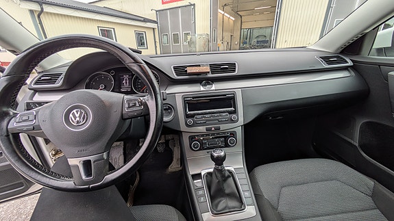 Volkswagen Passat 9 of 9