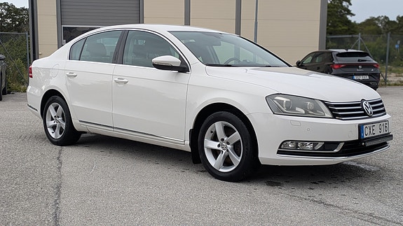 Volkswagen Passat 2 of 5