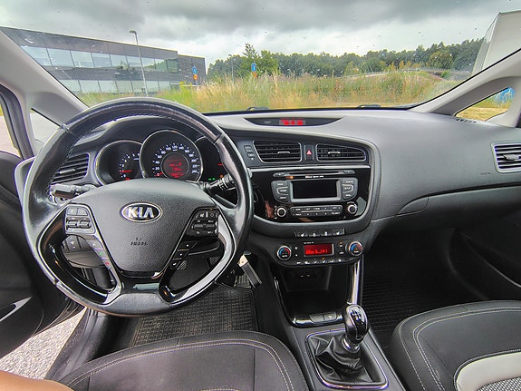 Kia Ceed 6 of 8