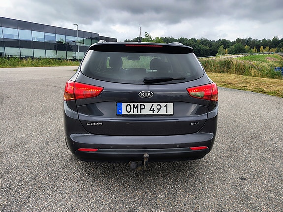 Kia Ceed 4 of 8