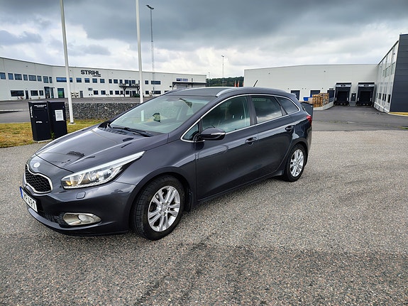 Kia Ceed 2 of 8