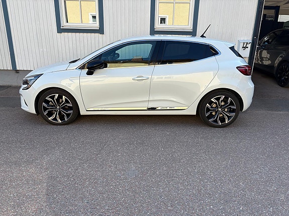Renault Clio 2 of 6