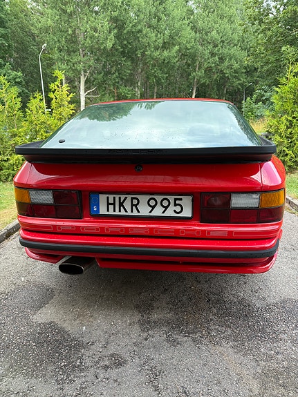 Porsche 944 4 of 5
