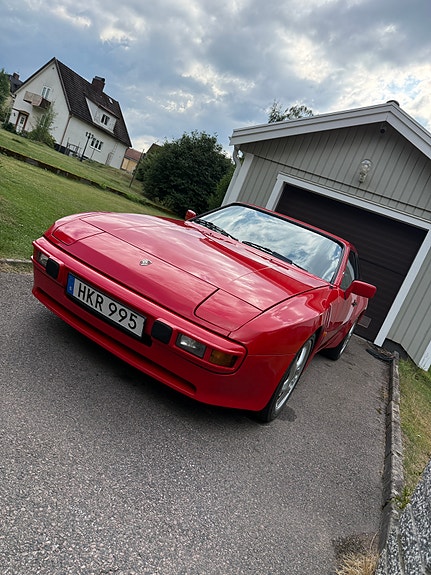 Porsche 944 2 of 5