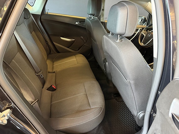 Opel Astra 8 of 13
