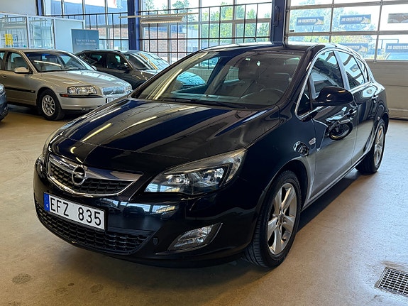 Opel Astra 2 of 5