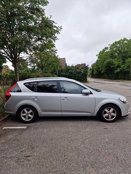 Kia Ceed 2 of 4