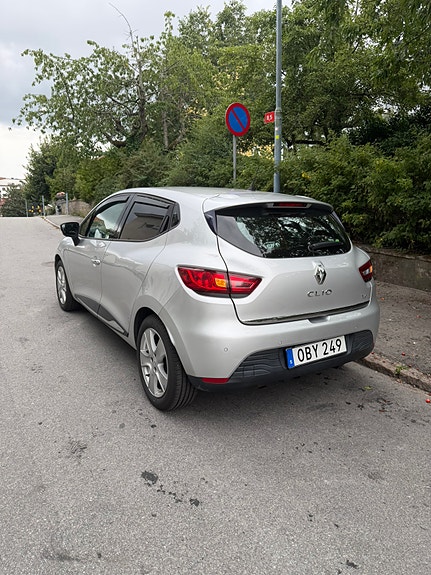 Renault Clio 2 of 5