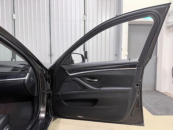 BMW 520d 25 of 28