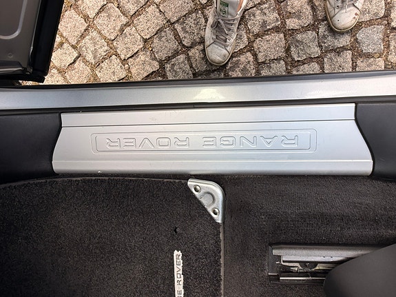 Land Rover Range Rover Sport 17 of 22