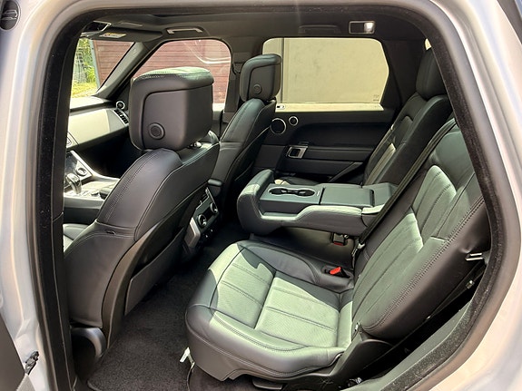 Land Rover Range Rover Sport 10 of 22