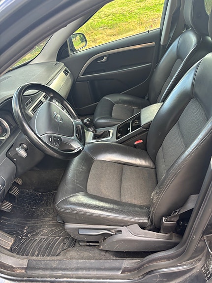 Volvo V70 4 of 10