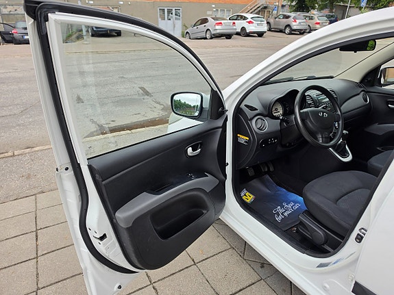 Hyundai i10 11 of 18