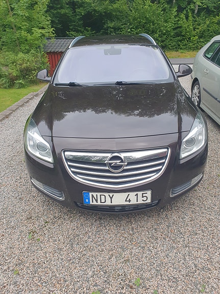 Opel Insignia 2 of 5