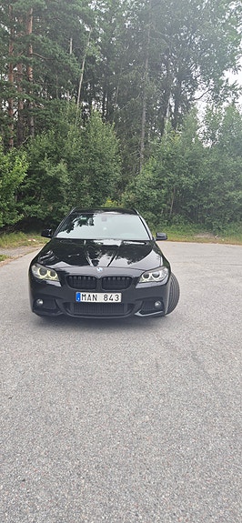 BMW 530d 4 of 5