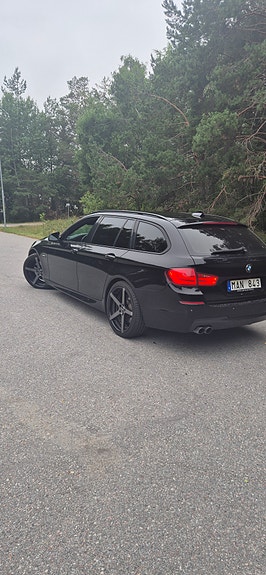 BMW 530d 3 of 5