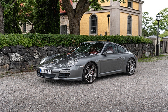 Porsche 911 Carrera S 3 of 19