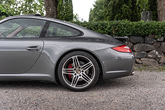 Porsche 911 Carrera S 6 of 19