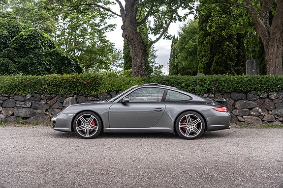 Porsche 911 Carrera S 2 of 19