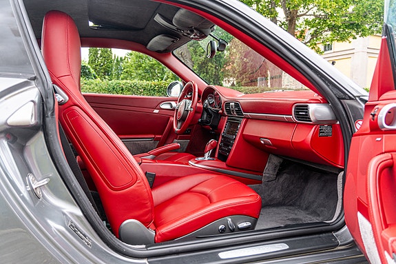 Porsche 911 Carrera S 11 of 19