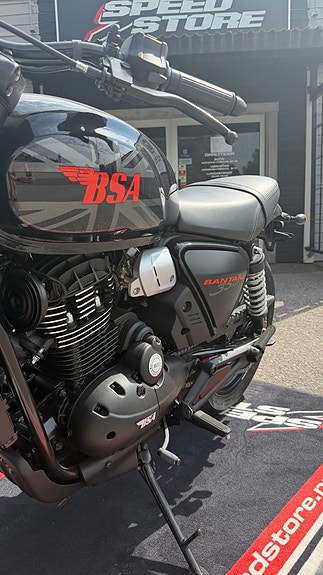 BSA Bantam 350 - Barrel Black | Klassisk känsla - Modern körglädje 3 of 4