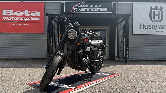 BSA Bantam 350 - Barrel Black | Klassisk känsla - Modern körglädje