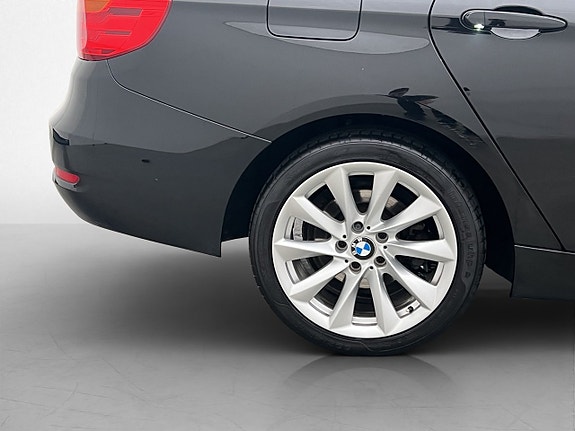 BMW 318d 30 of 30
