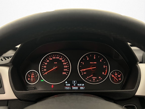 BMW 318d 13 of 30