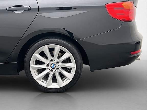 BMW 318d 29 of 30
