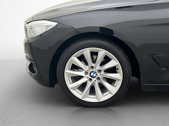 BMW 318d 28 of 30