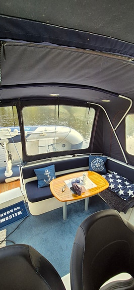 Larson cabrio 300 5 of 5