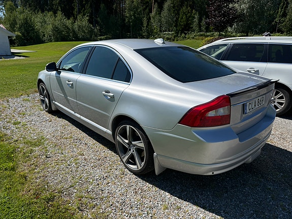 Volvo S80 4 of 5