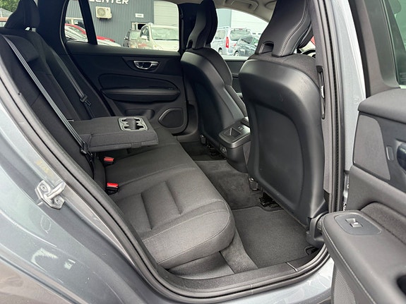 Volvo V60 11 of 23