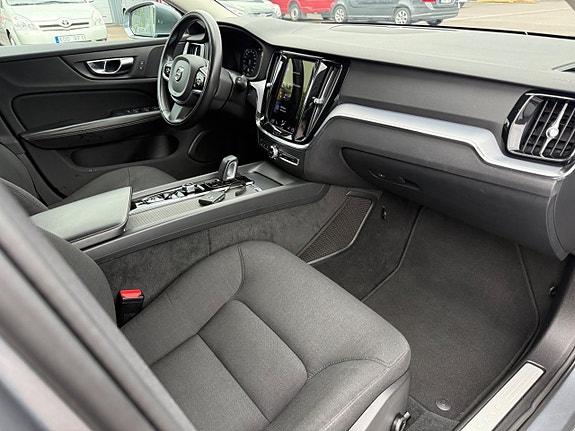 Volvo V60 10 of 23