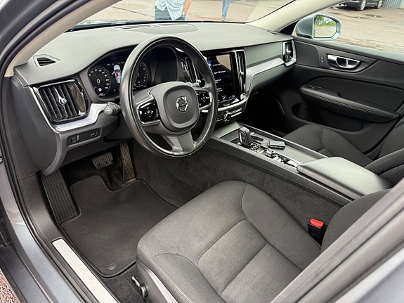 Volvo V60 8 of 23