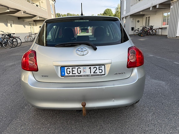 Toyota Auris 3 of 5