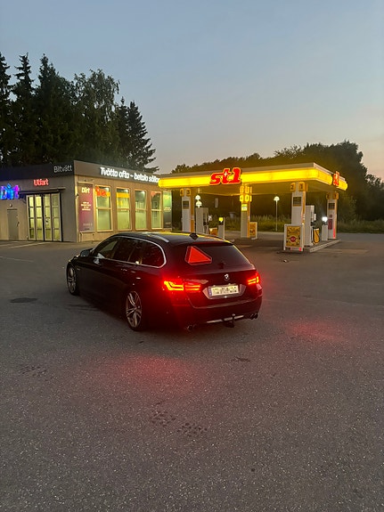 BMW 530d 3 of 11