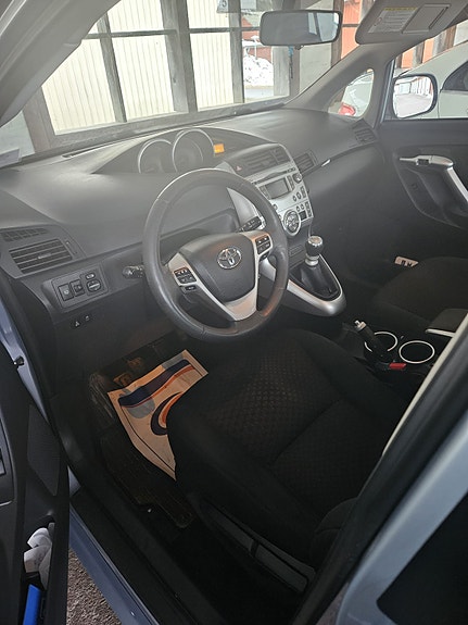 Toyota Verso 2 of 5