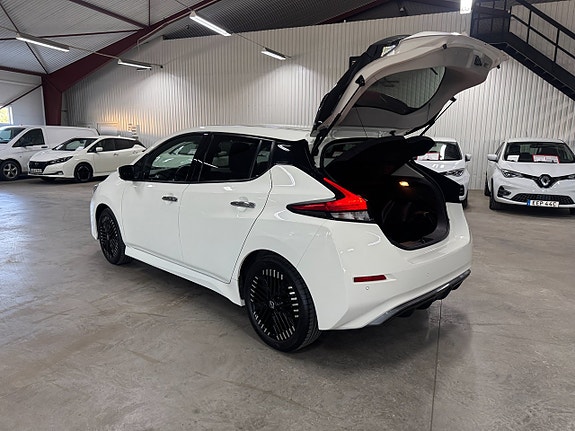 Nissan Leaf 4 of 5