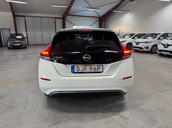 Nissan Leaf 6 of 23