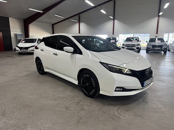 Nissan Leaf 3 of 5
