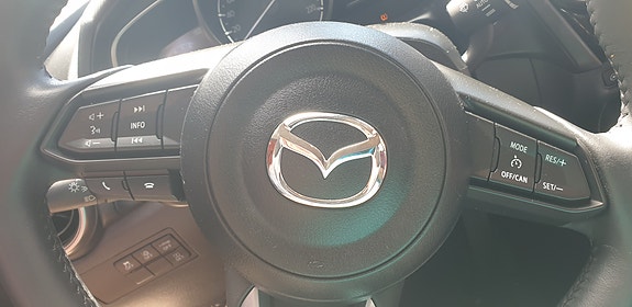 Mazda 2 3 of 5