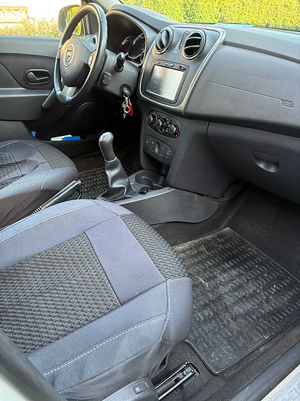 Dacia Logan 6 of 9