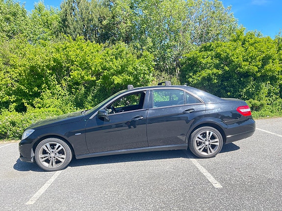 Mercedes-Benz E200 2 of 6
