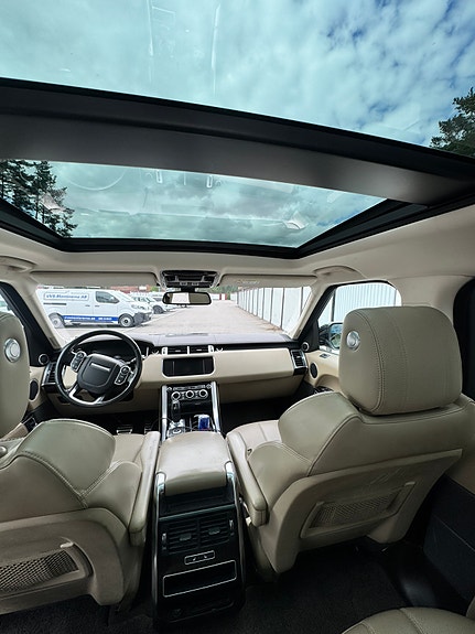 Land Rover Range Rover Sport 8 of 10