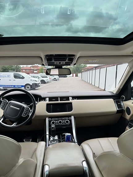 Land Rover Range Rover Sport 9 of 10