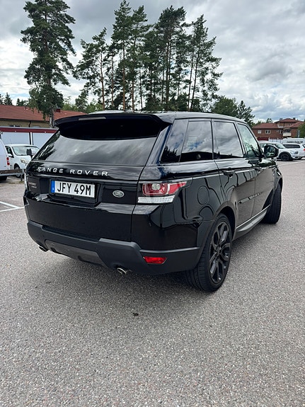 Land Rover Range Rover Sport 3 of 10