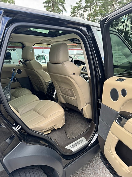 Land Rover Range Rover Sport 6 of 10
