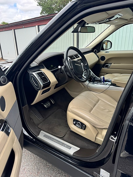 Land Rover Range Rover Sport 10 of 10