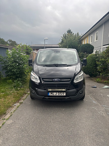 Ford Transit Custom 2 of 5